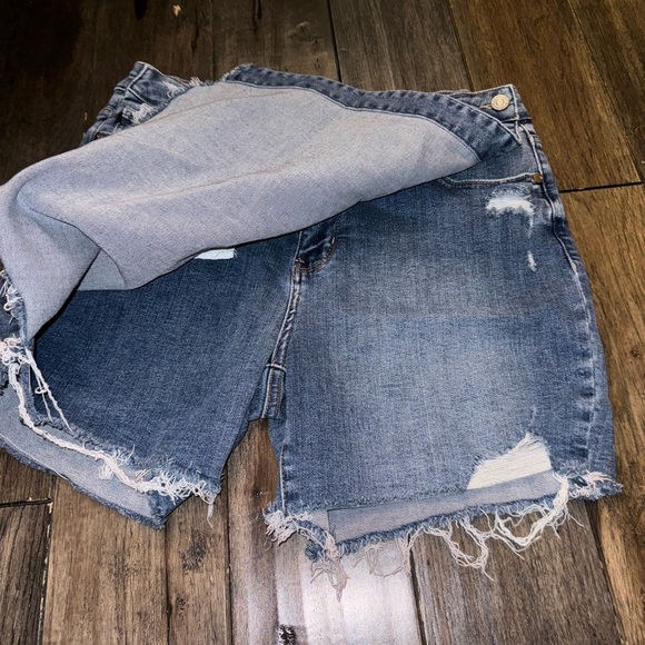 Judy Blue Mid Rise Destroyed Skort - Picture 4 of 5